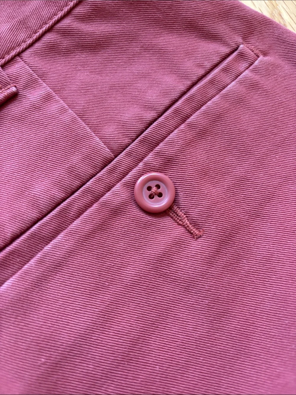 J Crew size 32 Men's Classic Chino Shorts in Dusty Rose/ Nantucket red